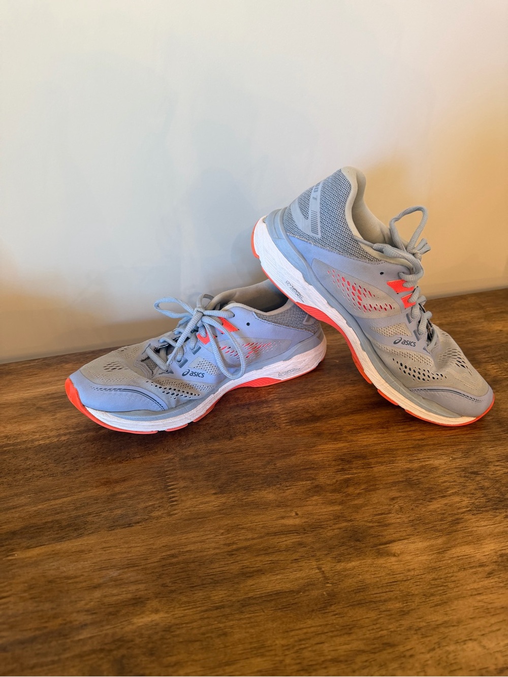 ASICS GT-2000 7 running shoes